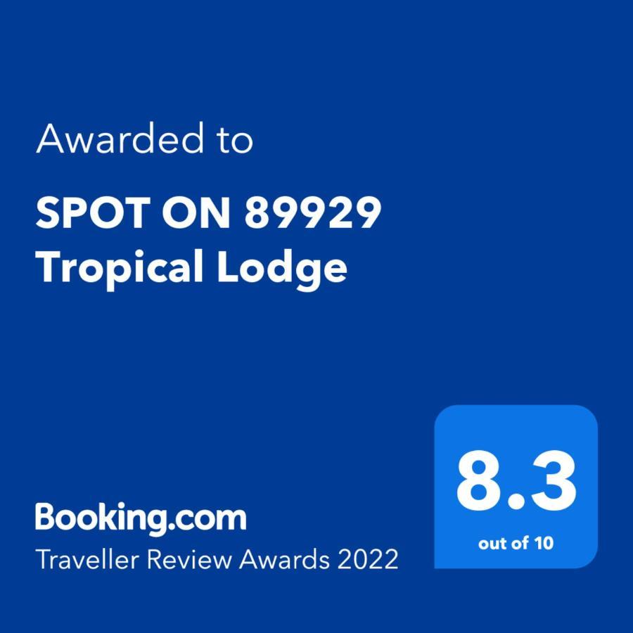 Spot On 89929 Tropical Lodge Кучінг Екстер'єр фото